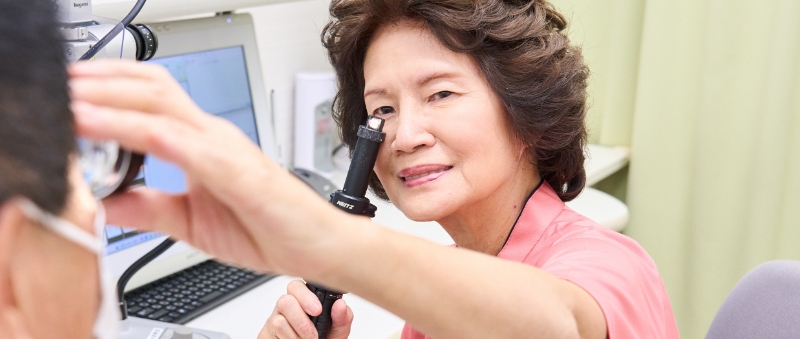 緑内障専門医が3名在籍。手術を含め的確な診断治療にあたります。